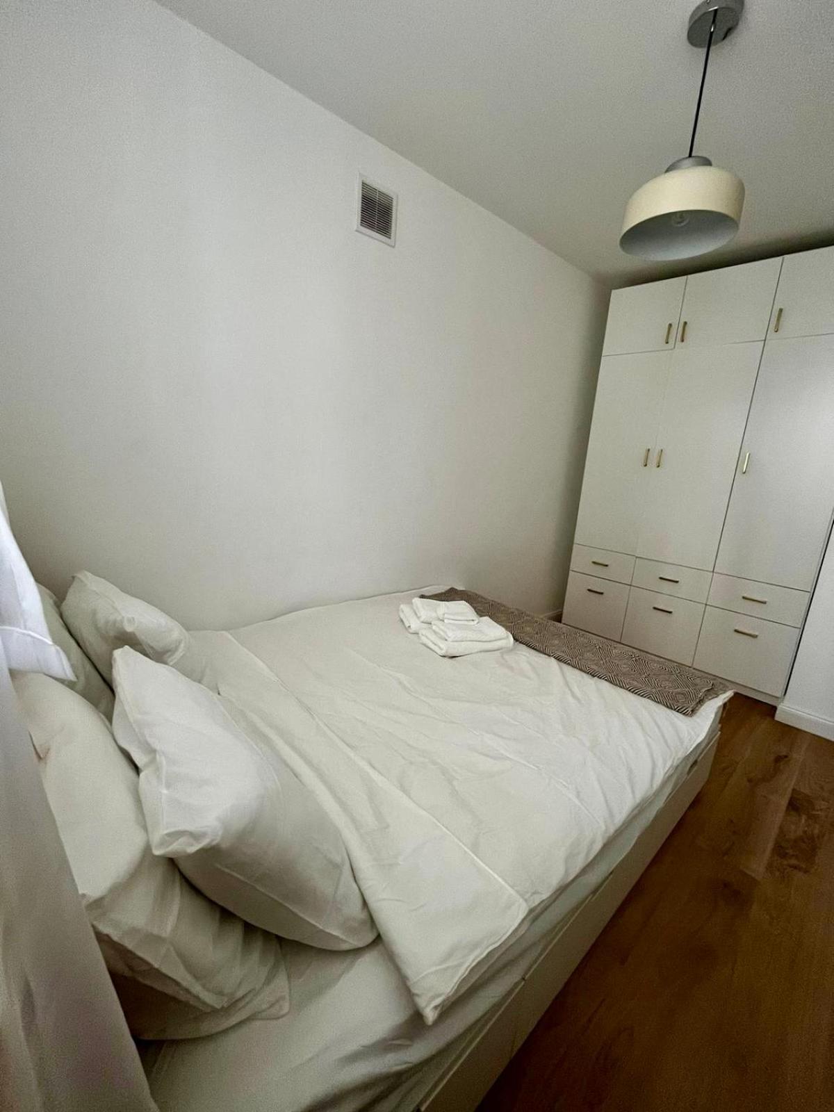 Apartament Mila - Muzeum Polin Apartment วอร์ซอ ภายนอก รูปภาพ